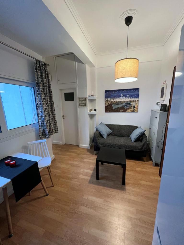 Minimal Apartment Next To The Center Athen Eksteriør billede